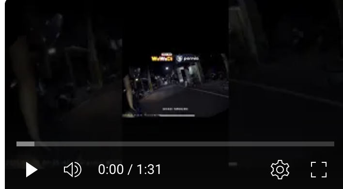猴子聽到要報警就跳走了