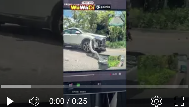 欸不是啊！你把我車頭撞爛幹嘛啦