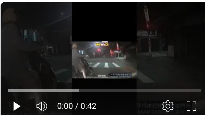 女三寶要右轉就乖乖排隊還故意超線
