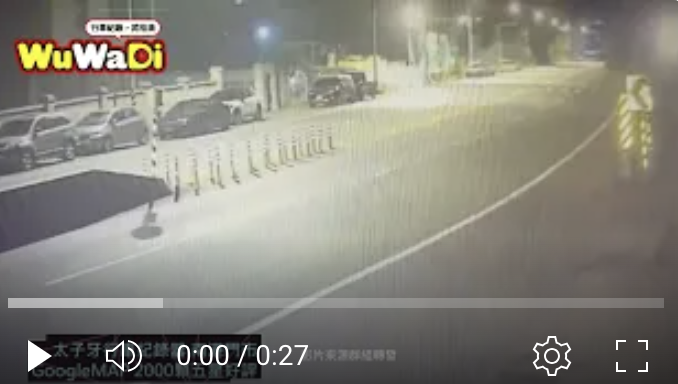 自撞電線桿