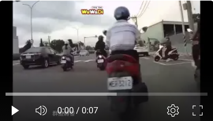 車主表示：北啊我的車礙到你了嗎😂