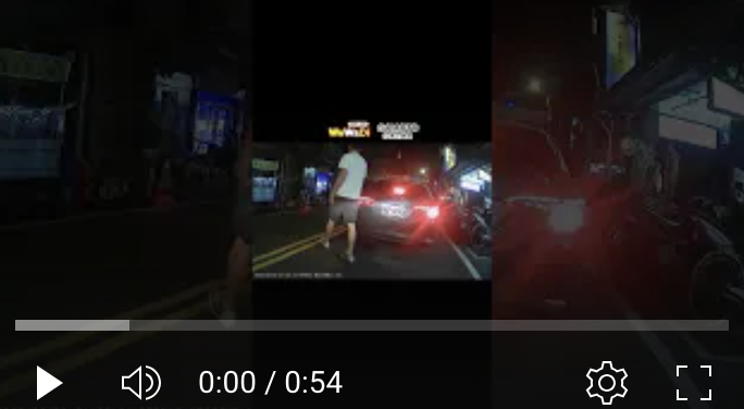 基隆七堵違停擋道！警方連按多次鳴笛　駕駛慢吞吞現身