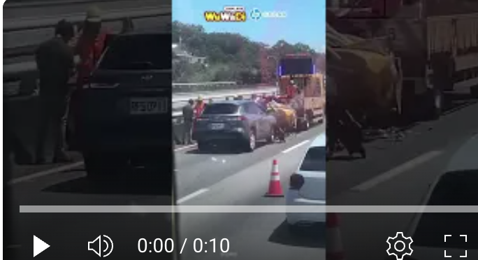 撞一個面目全非了啦