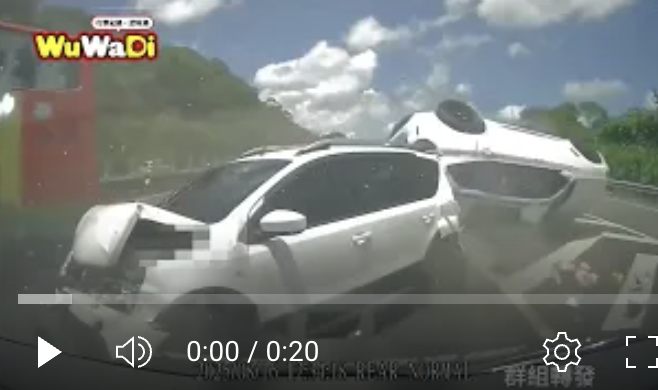 車頭爛毀＋轎車翻覆！國三汐止連環車禍2025/8/16 中午