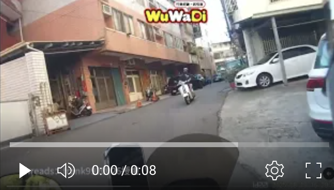 大哥這樣騎車很危險的