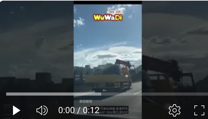 聽說最菜的都要先坐外面