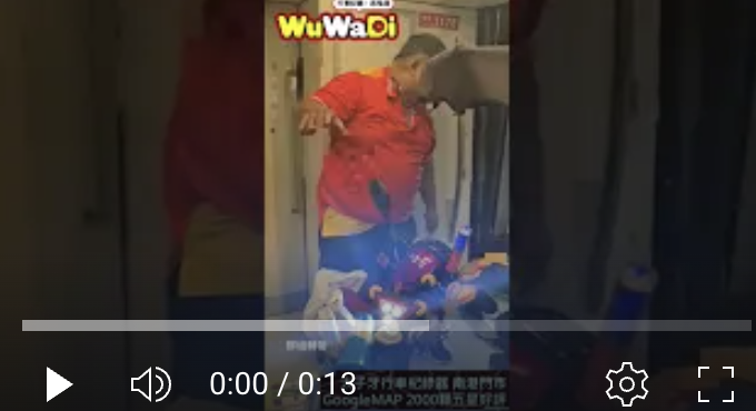 高雄捷運爆衝突　男子不讓道反手推人　代步車乘客重摔