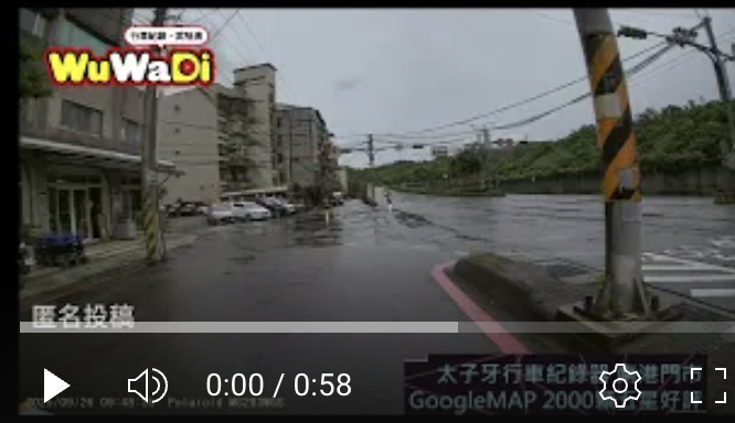 原來闖紅燈要這樣一個帶過一個😆