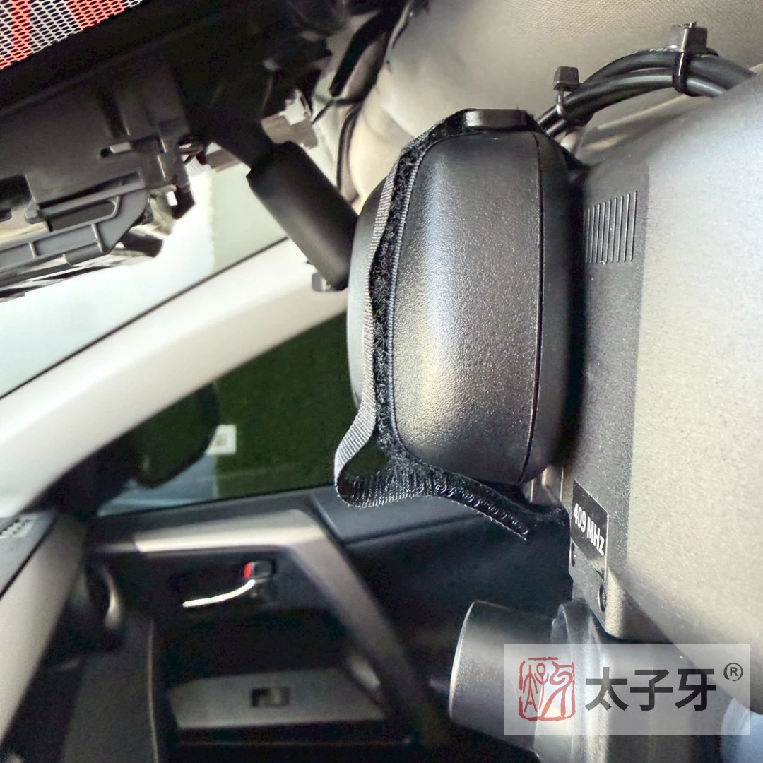 SNJ M800 270 度可旋轉前鏡頭結構特寫