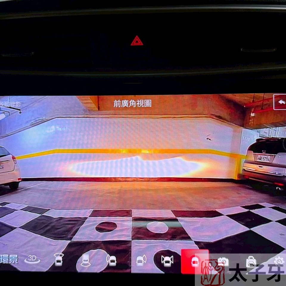 環景360 倒車整合示意 環景360 倒車整合示意