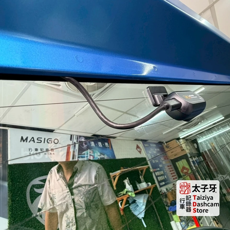 松河街行車紀錄器夜間車流示意（T221 實測環境）